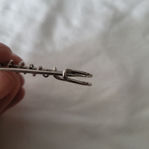 Silver Heart Locket Fashion Brooch Pin Large Safety Pin NWT - Picture 4 of 6